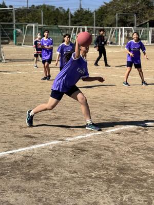 女子ドッジボール競技の様子