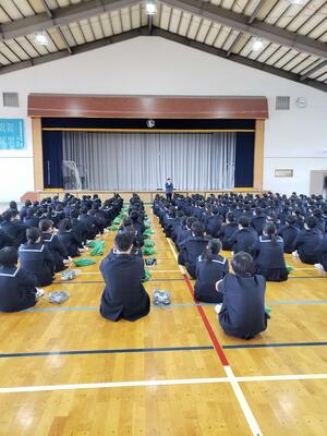 学年主任の話の様子